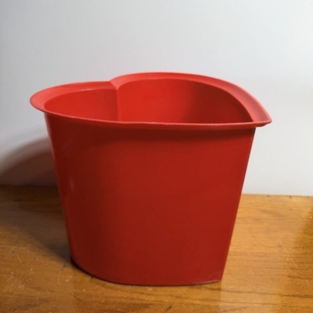 Vintage 1980s Retro Red Heart Shaped Trash Can Wastebasket Plastic 9"